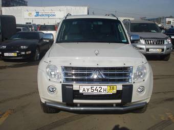 2010 Mitsubishi Pajero Pictures