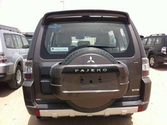 2010 Mitsubishi Pajero Pictures