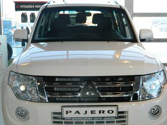 2011 Mitsubishi Pajero Wallpapers