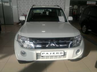 2011 Mitsubishi Pajero Photos