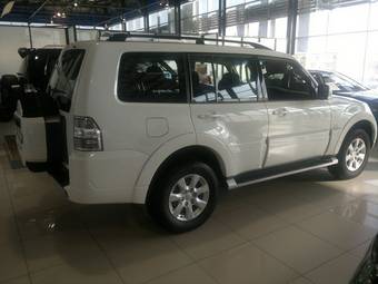 2011 Mitsubishi Pajero Wallpapers