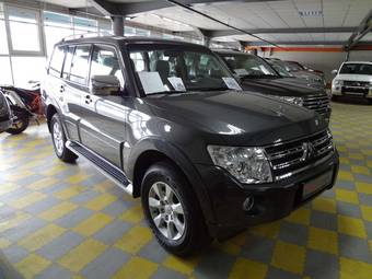 2011 Mitsubishi Pajero Pictures