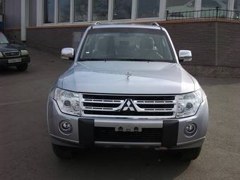 2011 Mitsubishi Pajero Pictures