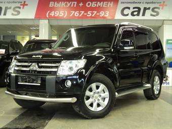 2011 Mitsubishi Pajero Photos