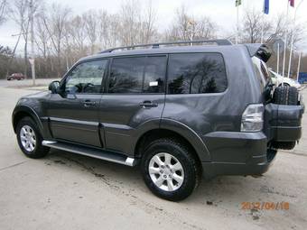 2011 Mitsubishi Pajero Photos