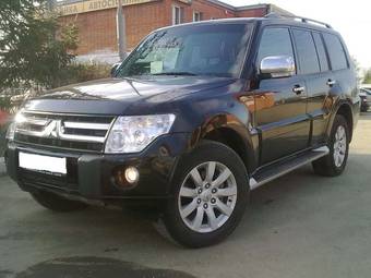 2011 Mitsubishi Pajero Photos