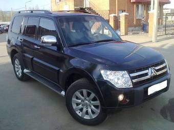 2011 Mitsubishi Pajero Photos