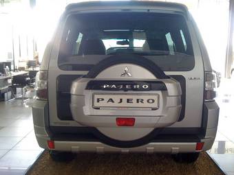 2011 Mitsubishi Pajero Pictures