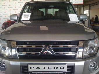 2011 Mitsubishi Pajero Wallpapers