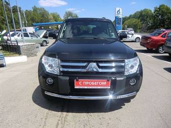 2011 Mitsubishi Pajero Photos