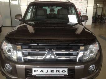 2012 Mitsubishi Pajero Photos