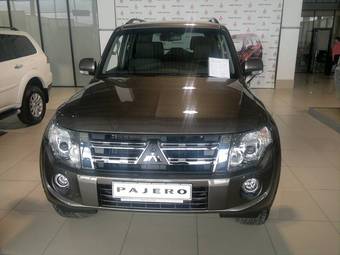 2012 Mitsubishi Pajero Photos