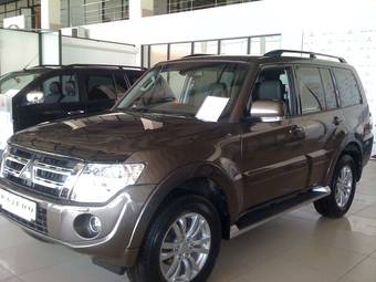 2012 Mitsubishi Pajero Pictures