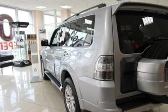 2012 Mitsubishi Pajero Photos