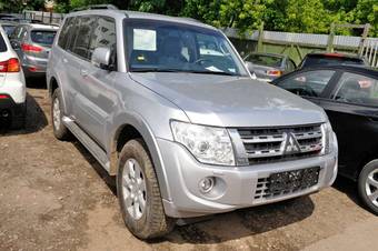 2012 Mitsubishi Pajero Wallpapers