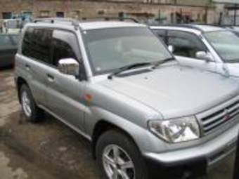 1998 Mitsubishi Pajero iO