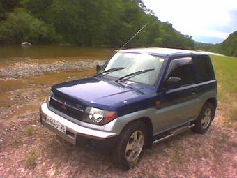 1998 Mitsubishi Pajero iO