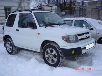 1998 Mitsubishi Pajero iO