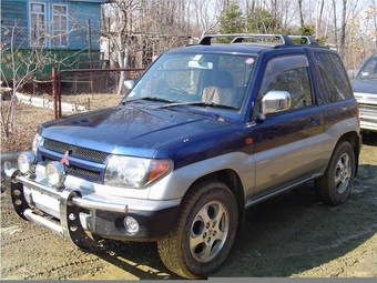 1998 Mitsubishi Pajero iO