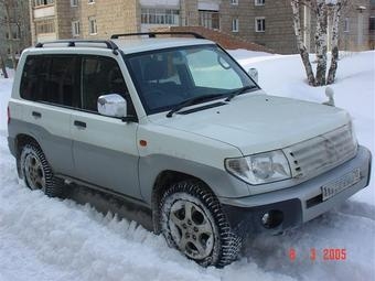 1998 Mitsubishi Pajero iO