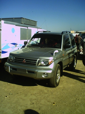 1998 Mitsubishi Pajero iO