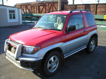 1998 Mitsubishi Pajero iO