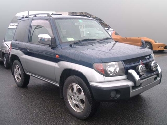 1998 Mitsubishi Pajero iO