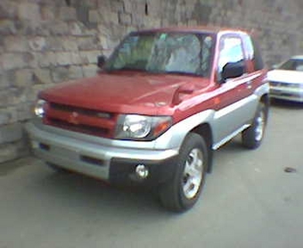 1998 Mitsubishi Pajero iO