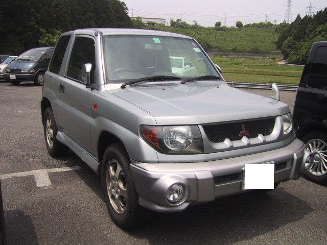 1998 Mitsubishi Pajero iO