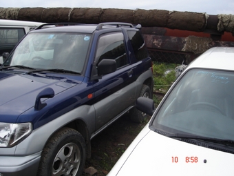 1998 Mitsubishi Pajero iO