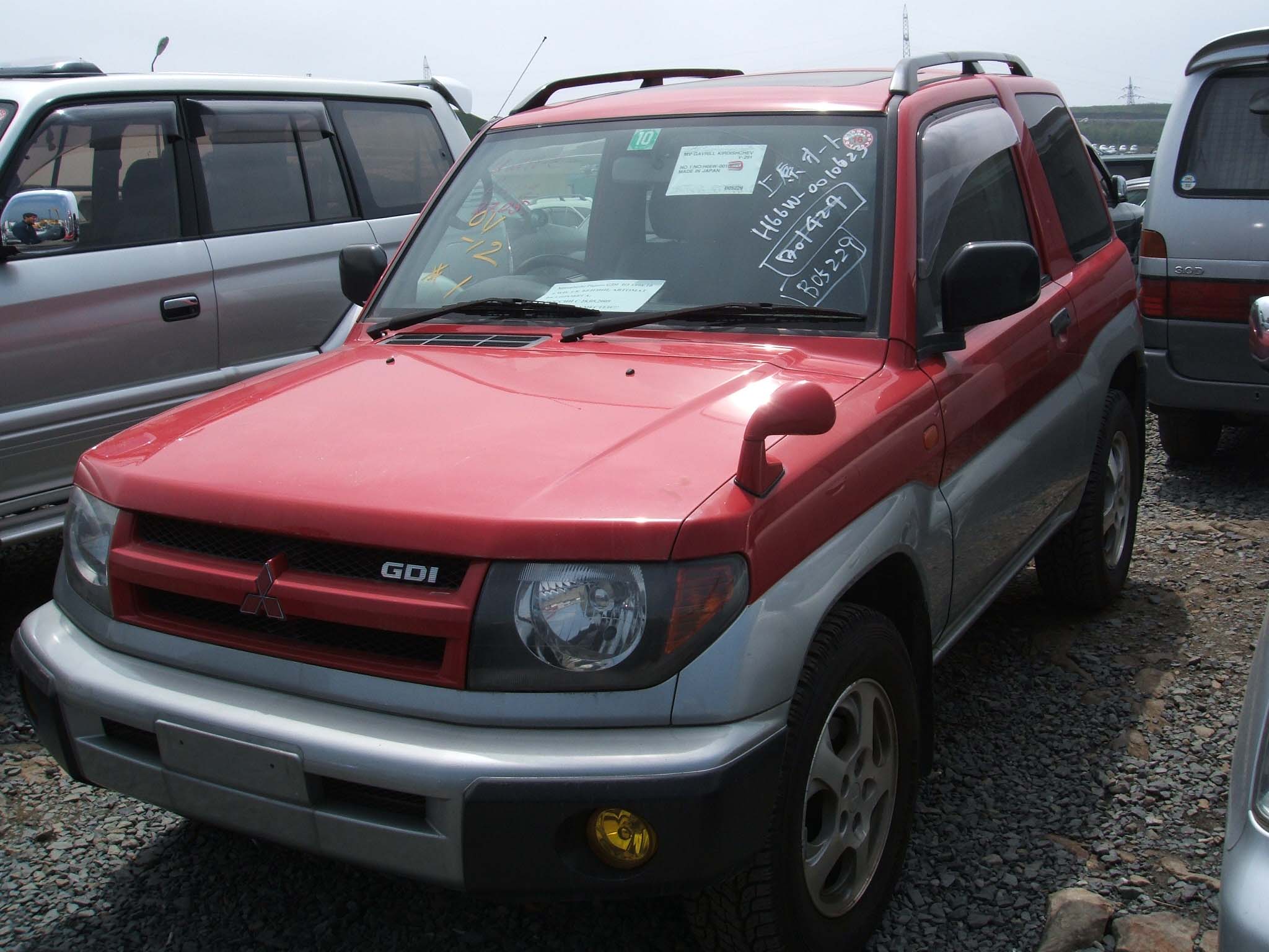 1998 Mitsubishi Pajero iO