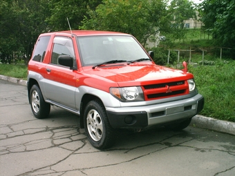 1998 Mitsubishi Pajero iO