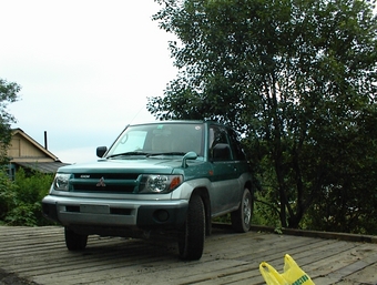 1998 Mitsubishi Pajero iO