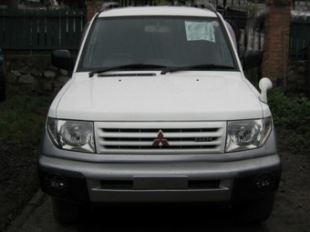 1998 Mitsubishi Pajero iO