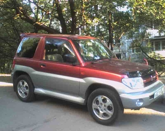 1998 Mitsubishi Pajero iO