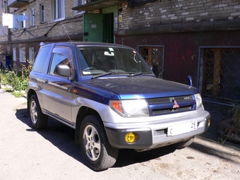 1998 Mitsubishi Pajero iO