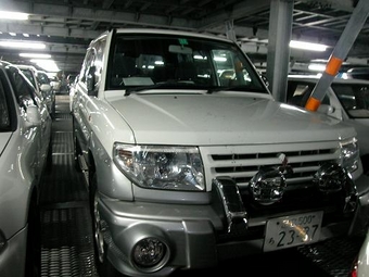 1998 Mitsubishi Pajero iO