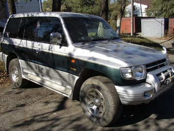 1998 Mitsubishi Pajero iO