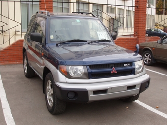 1998 Mitsubishi Pajero iO