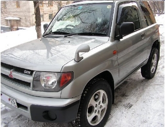 1998 Mitsubishi Pajero iO