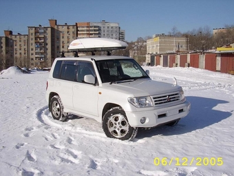 1998 Mitsubishi Pajero iO