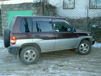 1998 Mitsubishi Pajero iO