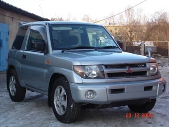 1998 Mitsubishi Pajero iO