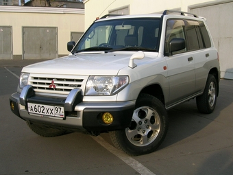 1998 Mitsubishi Pajero iO