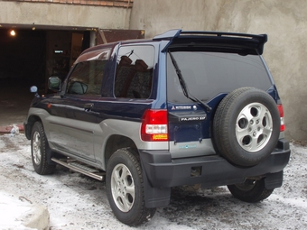 1998 Mitsubishi Pajero iO