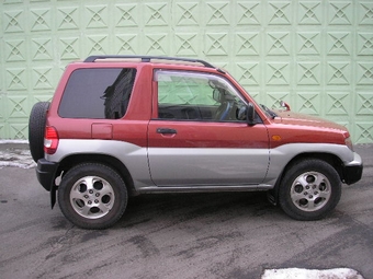 1998 Mitsubishi Pajero iO