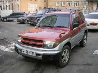 1998 Pajero iO