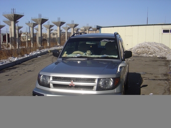 1998 Mitsubishi Pajero iO