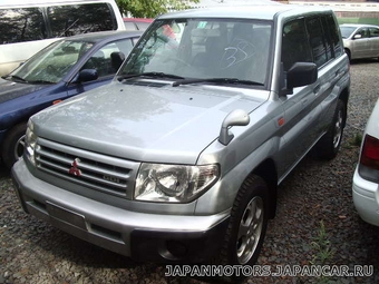 1998 Mitsubishi Pajero iO