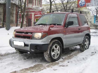 1998 Mitsubishi Pajero iO